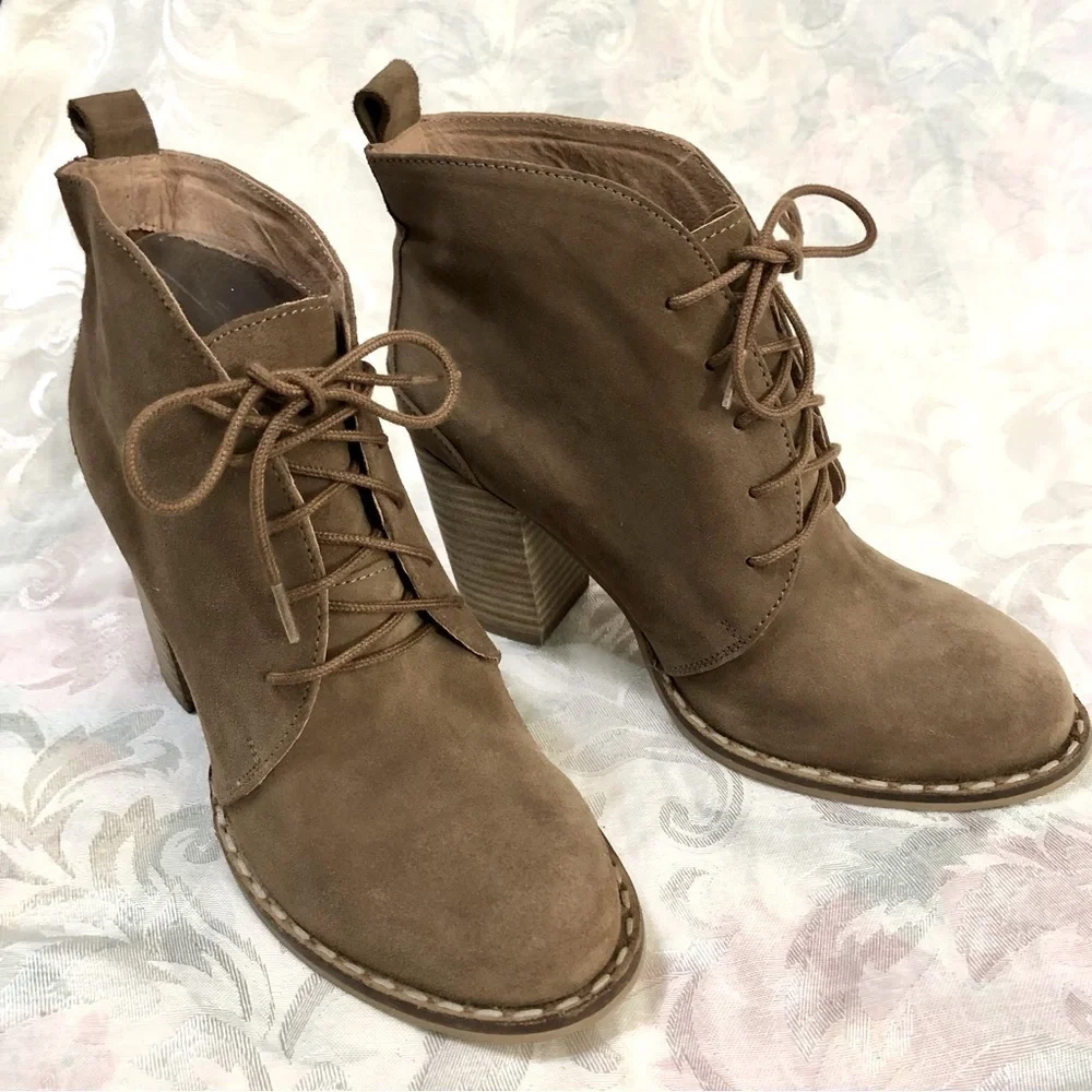Seychelles by Anthropologie Laced Leather Bootie “Tower” Block Heels Tan sz 8.5